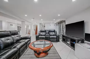 56 Pickwick Ln, North Babylon, NY 11703 - Photo 32