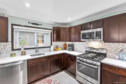 9107 161st Avenue, Howard Beach, NY 11414 - Photo 4