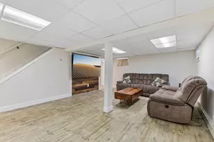 958 Alan Dr, Wantagh, NY 11793 - Photo 24