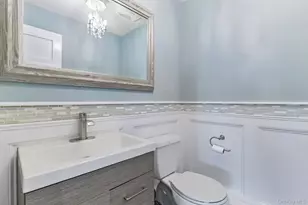 958 Alan Dr, Wantagh, NY 11793 - Photo 12
