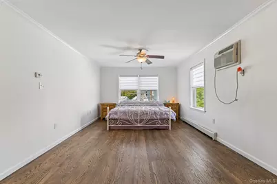 958 Alan Drive, Wantagh, NY 11793 - Photo 14