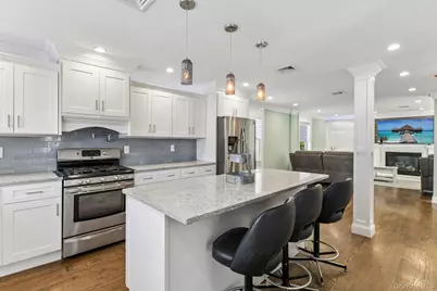 958 Alan Drive, Wantagh, NY 11793 - Photo 10