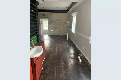 205 N Wellwood Avenue, Lindenhurst, NY 11757 - Photo 2