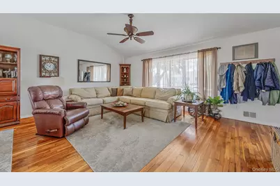 111 Chapel Hill Drive, Brentwood, NY 11717 - Photo 6