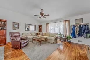 111 Chapel Hill Dr, Brentwood, NY 11717 - Photo 6