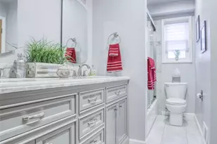 132 Forest St, New York, NY 10314 - Photo 16