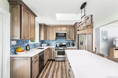 44 Maple Avenue, Bellport, NY 11713 - Photo 6