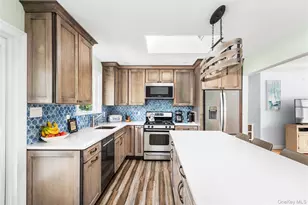 44 Maple Ave, Bellport, NY 11713 - Photo 6