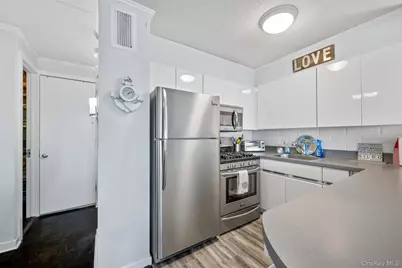 170 W Broadway #4I, Long Beach, NY 11561 - Photo 4