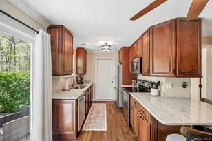 13 Rutledge Commons, Yaphank, NY 11980 - Photo 14