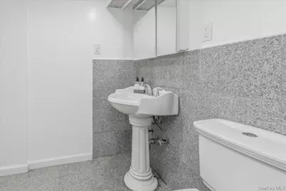 [Address not provided], Valley Stream, NY 11580 - Photo 20