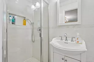36 Chatham Rd, New Rochelle, NY 10804 - Photo 16
