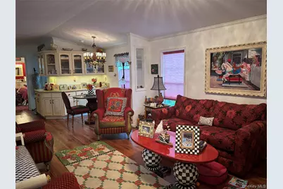 1661 Old Country Road #319, Riverhead, NY 11901 - Photo 4