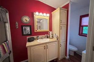1661319 Old Country Rd, Riverhead, NY 11901 - Photo 18