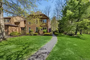 102 Ridgeview Ln, Yorktown Heights, NY 10598 - Photo 2