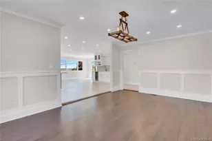 52 Woodland Rd, Roslyn, NY 11576 - Photo 12
