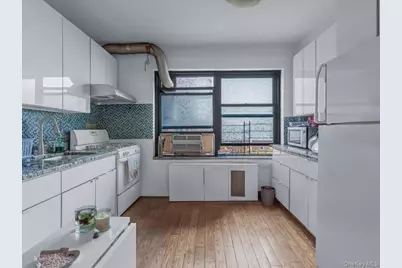 9905 63rd Drive #7R, Rego Park, NY 11374 - Photo 8