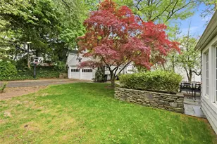 2 Longview Rd, Port Washington, NY 11050 - Photo 26