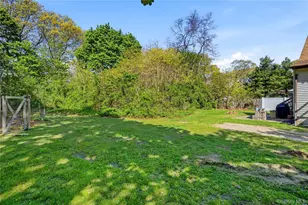 2284 Ocean Ave, Ronkonkoma, NY 11779 - Photo 20