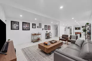 109-02 169th Pl, Jamaica, NY 11433 - Photo 14