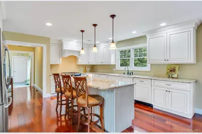 83 Gillette Avenue, Bayport, NY 11705 - Photo 16