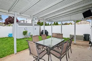 56 Haven Ln, Levittown, NY 11756 - Photo 12