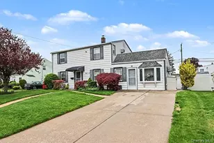 56 Haven Ln, Levittown, NY 11756 - Photo 2