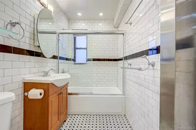 72-11 110 Street #4E, Forest Hills, NY 11375 - Photo 8