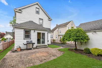 20 Highland Place, Great Neck, NY 11020 - Photo 18