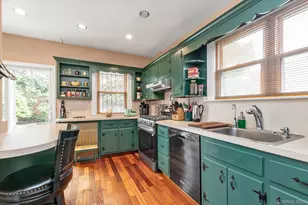 20 Highland Pl, Great Neck, NY 11020 - Photo 8