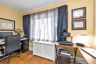 20 Highland Pl, Great Neck, NY 11020 - Photo 10