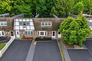 7 Roundtree Ct, Beacon, NY 12508 - Photo 2