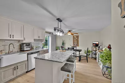 106 Parr Meadow Drive #1F, Newburgh, NY 12550 - Photo 4