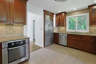 8 Ann Pl, Valhalla, NY 10595 - Photo 8