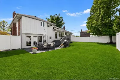 24 Mesa Road, Syosset, NY 11791 - Photo 40