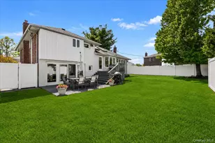 24 Mesa Rd, Syosset, NY 11791 - Photo 40