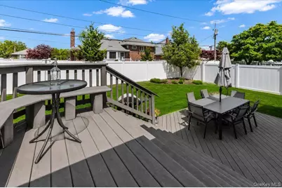 24 Mesa Road, Syosset, NY 11791 - Photo 38