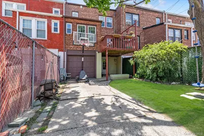 376 Cochran Place, Valley Stream, NY 11581 - Photo 16