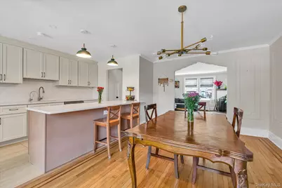 376 Cochran Place, Valley Stream, NY 11581 - Photo 6