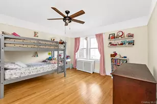 376 Cochran Pl, Valley Stream, NY 11581 - Photo 14