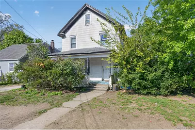 95 Rose Avenue, Roosevelt, NY 11575 - Photo 2