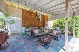 141-18 14th Ave, Whitestone, NY 11357 - Photo 16