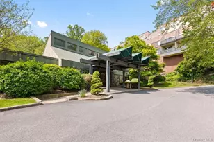 2 Fountain Ln, Scarsdale, NY 10583 - Photo 2
