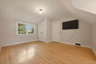 214 Nassau Ave, Munsey Park, NY 11030 - Photo 20