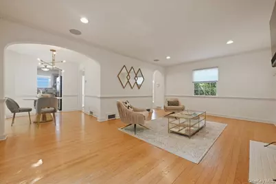 214 Nassau Avenue, Munsey Park, NY 11030 - Photo 6