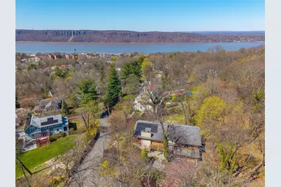 1 Scenic Drive, Hastings on Hudson, NY 10706 - Photo 4