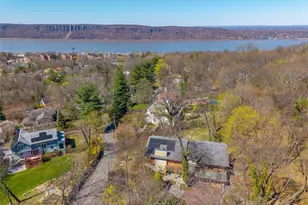 1 Scenic Dr, Hastings on Hudson, NY 10706 - Photo 4