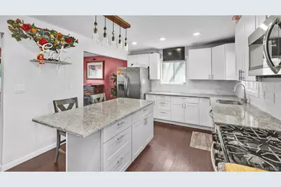 27 Camp Drive, Selden, NY 11784 - Photo 10