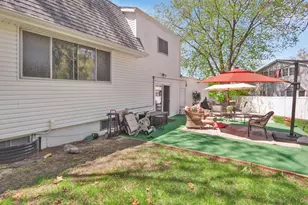 27 Camp Dr, Selden, NY 11784 - Photo 24