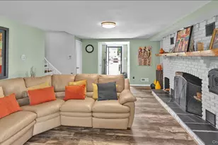 27 Camp Dr, Selden, NY 11784 - Photo 4
